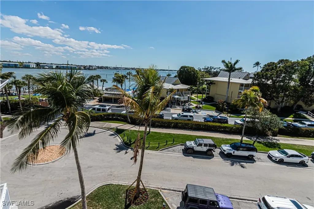 1001 10th Avenue S Naples FL 34102