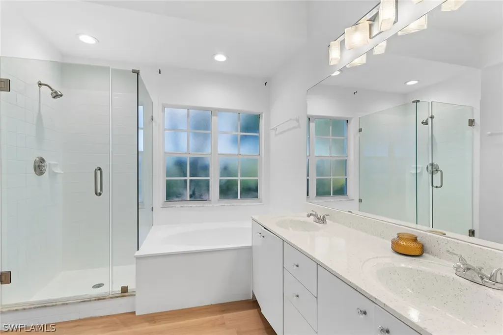 6835 San Marino Drive Naples FL 34108