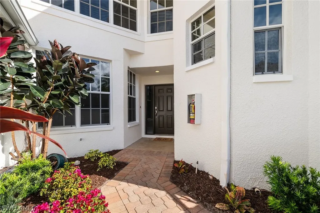6835 San Marino Drive Naples FL 34108