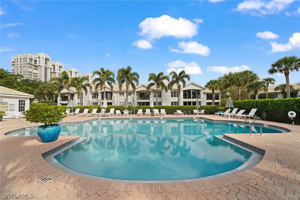 6835 San Marino Drive Naples FL 34108