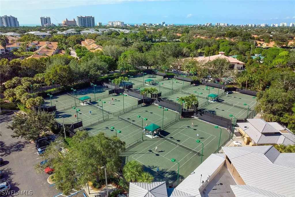 6835 San Marino Drive Naples FL 34108