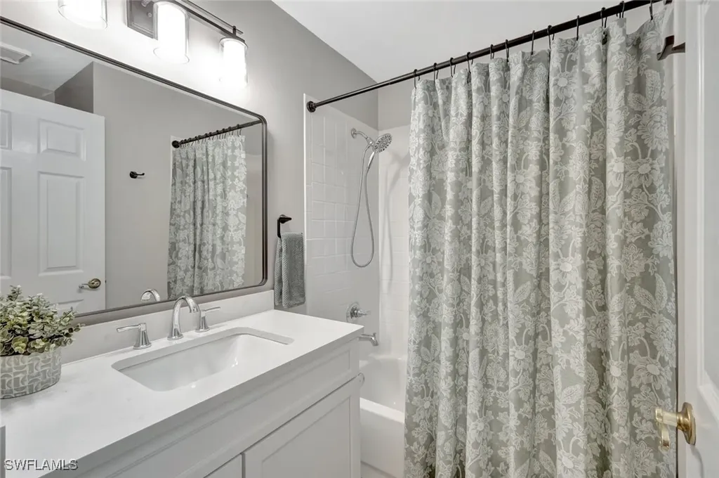 10898 Longshore Way W Naples FL 34119