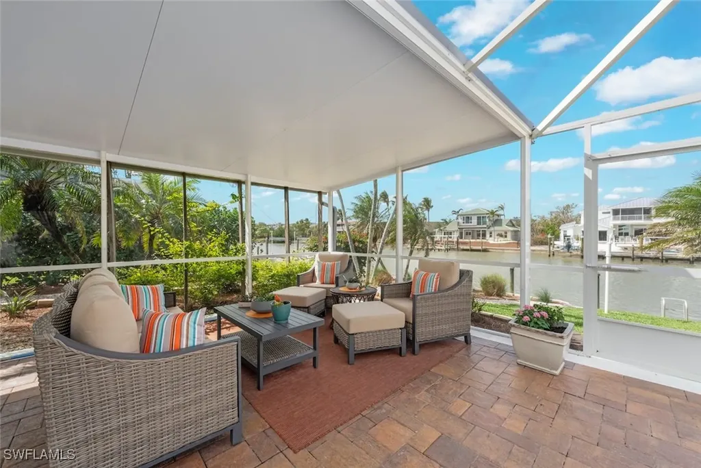 821 Lindgren Boulevard Sanibel FL 33957