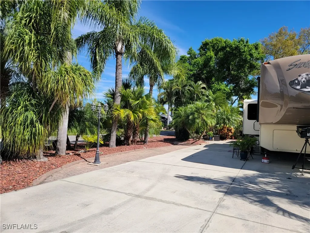 5761 Brightwood Drive Fort Myers FL 33905