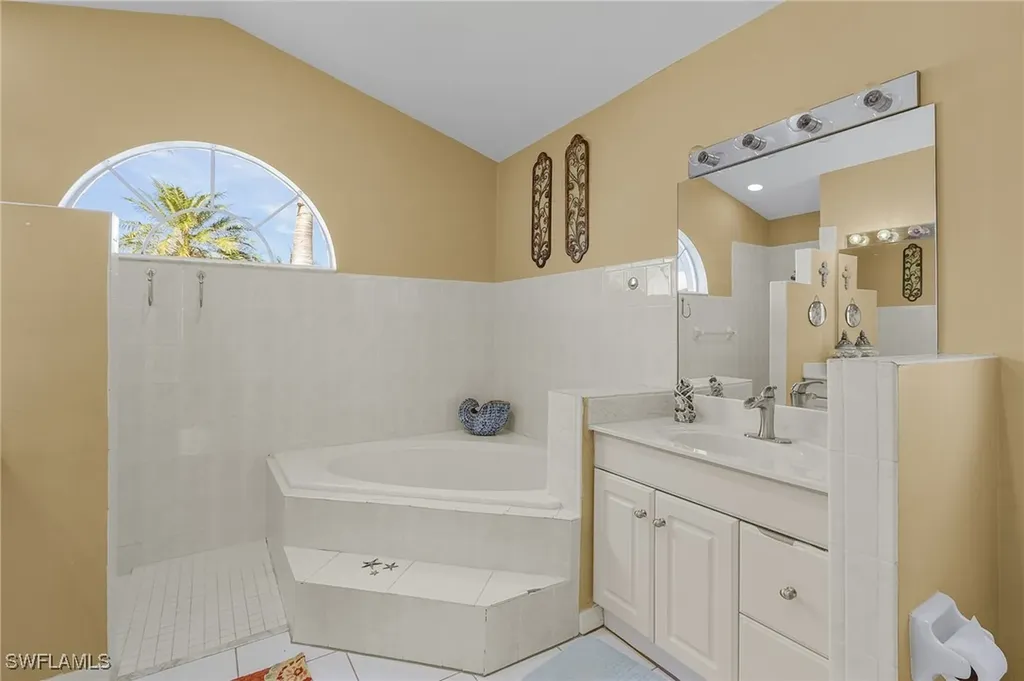 1518 SW 52nd Terrace Cape Coral FL 33914