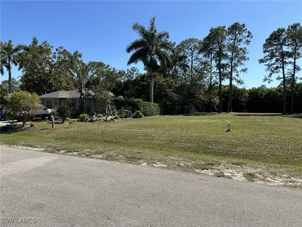 734 Pine Cone Lane Naples FL 34104