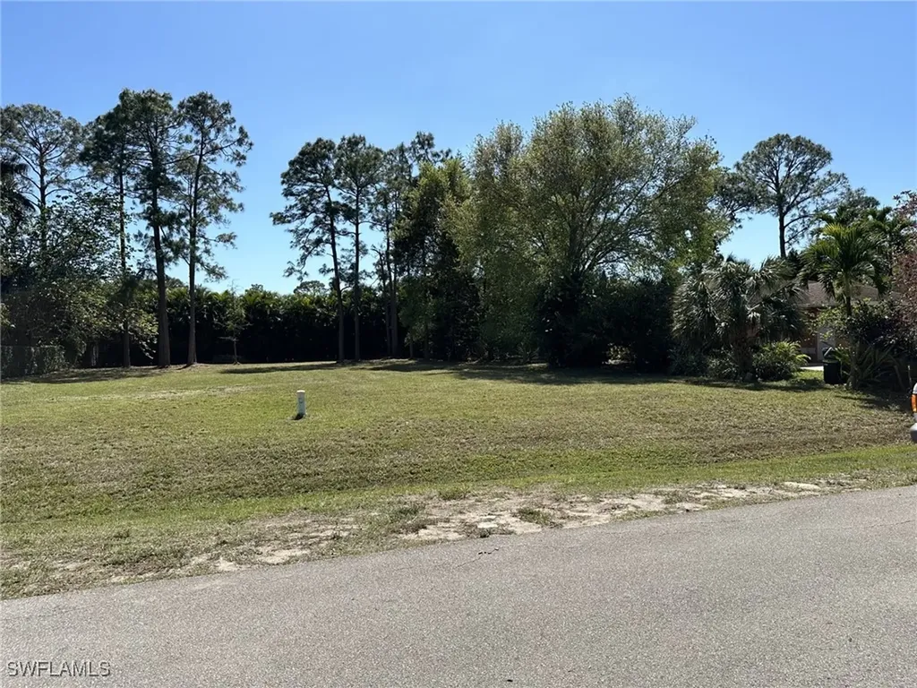 734 Pine Cone Lane Naples FL 34104