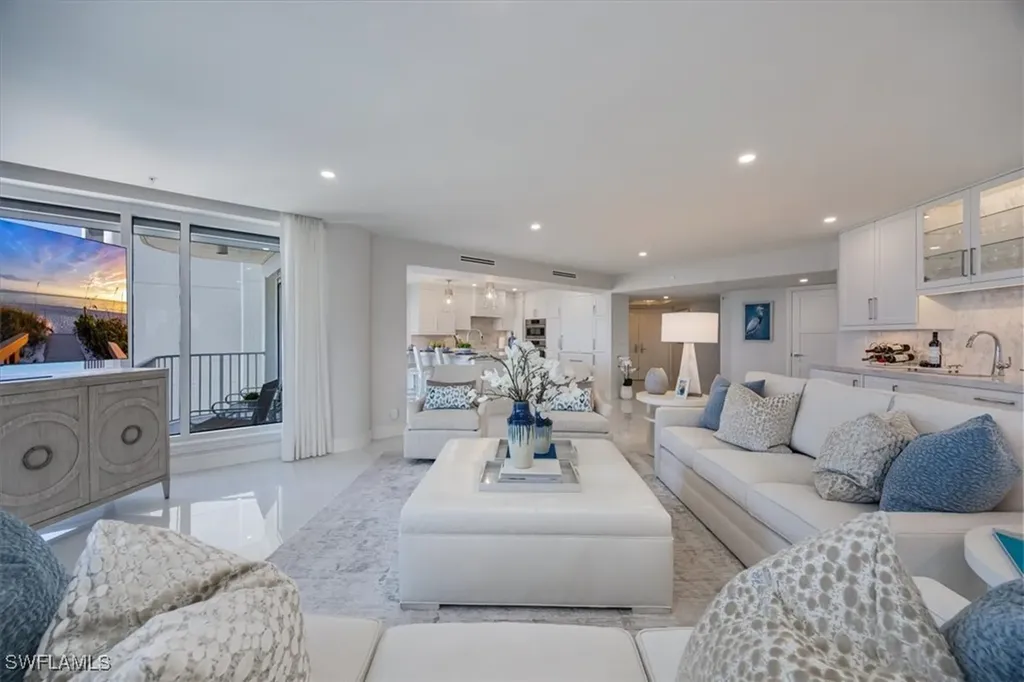 8111 Bay Colony Drive Naples FL 34108