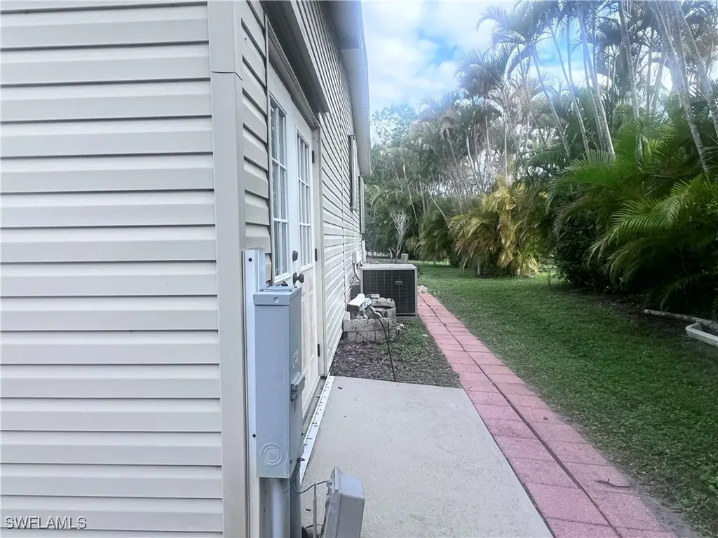 5855 Brightwood Drive Fort Myers FL 33905