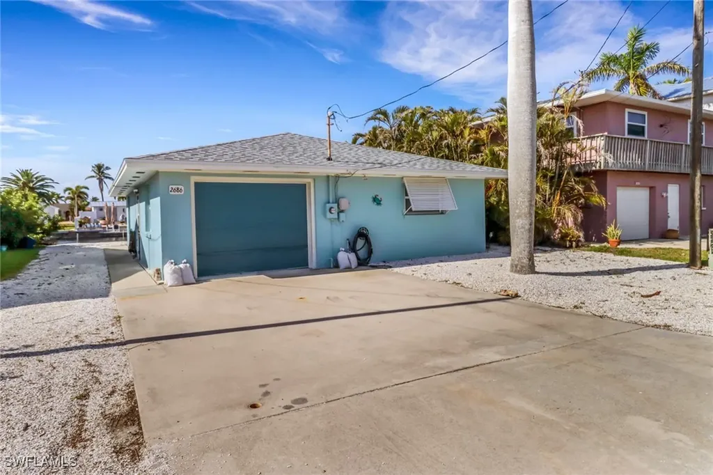 2686 Clyde Street Matlacha FL 33993