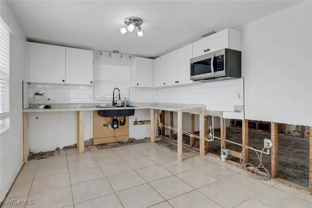 2686 Clyde Street Matlacha FL 33993