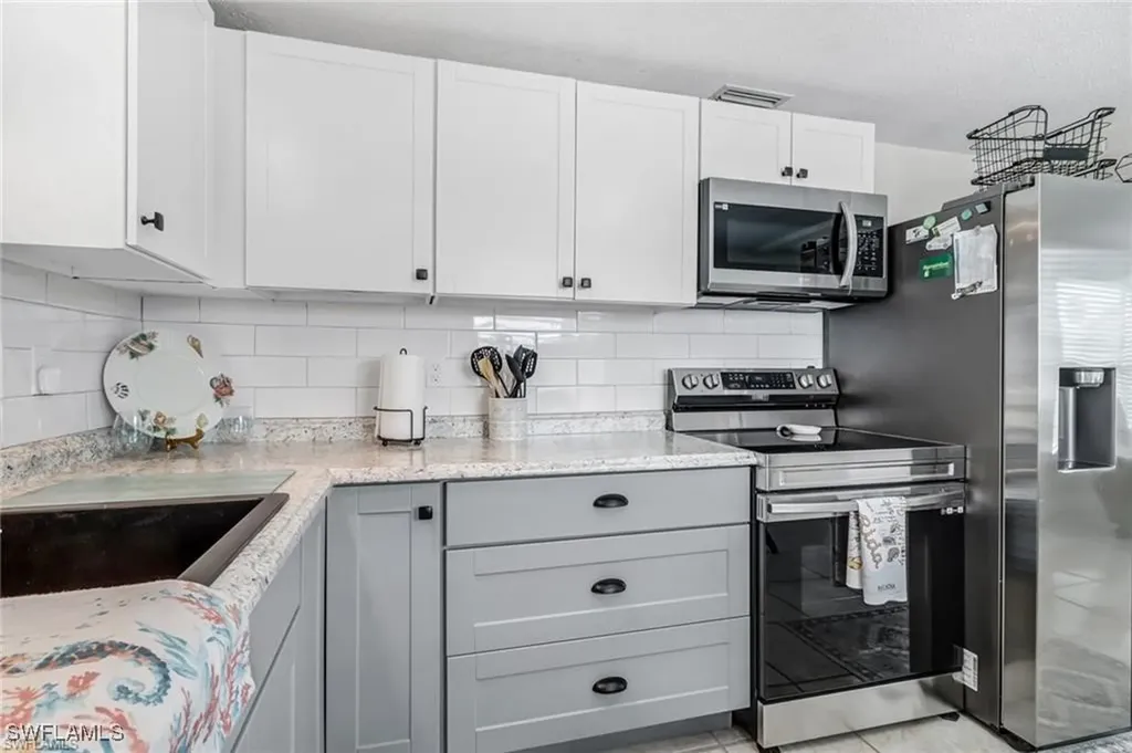 2686 Clyde Street Matlacha FL 33993
