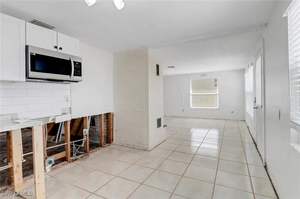 2686 Clyde Street Matlacha FL 33993