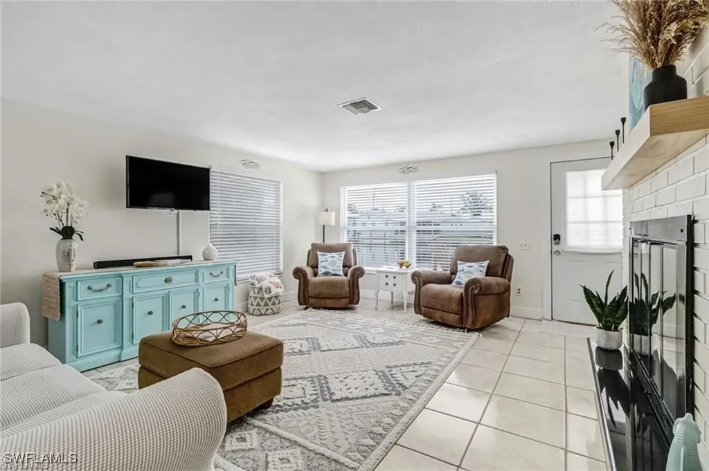 2686 Clyde Street Matlacha FL 33993