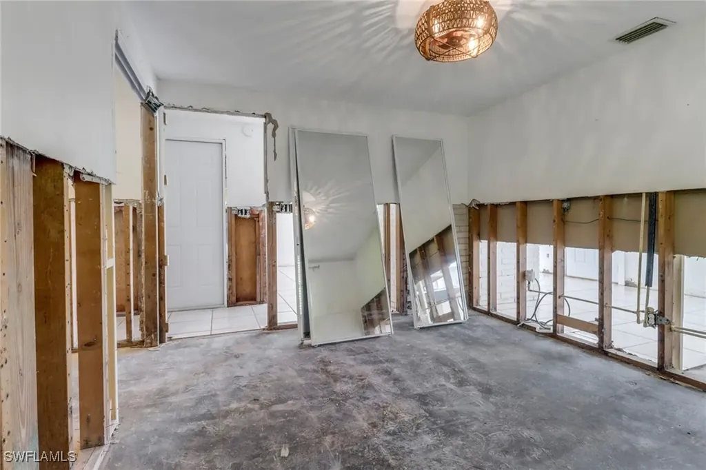 2686 Clyde Street Matlacha FL 33993
