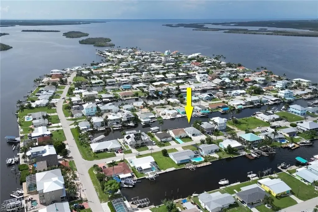 2686 Clyde Street Matlacha FL 33993