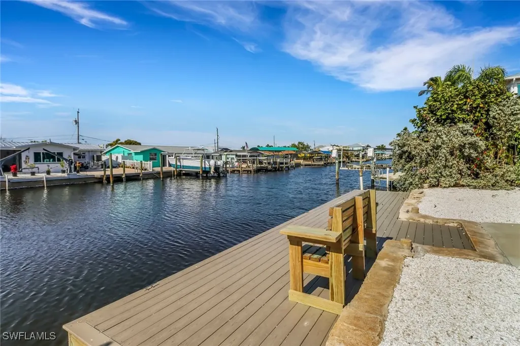 2686 Clyde Street Matlacha FL 33993