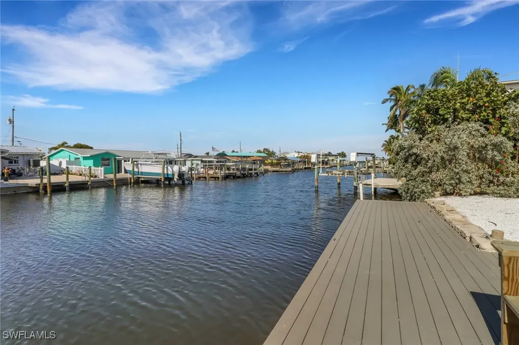2686 Clyde Street Matlacha FL 33993