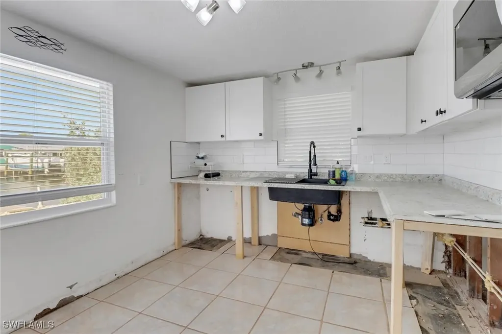 2686 Clyde Street Matlacha FL 33993
