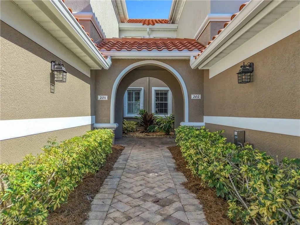 12913 New Market Street Fort Myers FL 33913