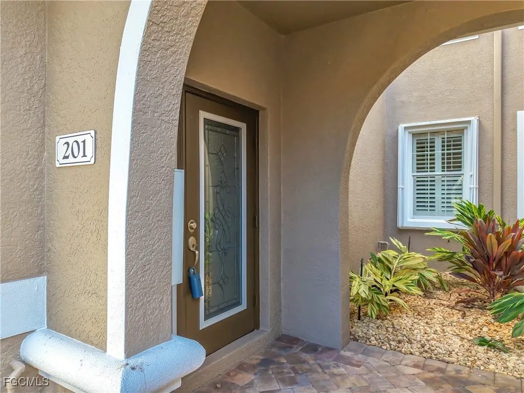 12913 New Market Street Fort Myers FL 33913