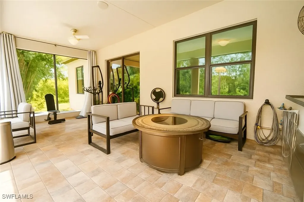 3842 4th Avenue NE Naples FL 34120