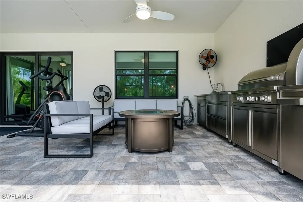 3842 4th Avenue NE Naples FL 34120