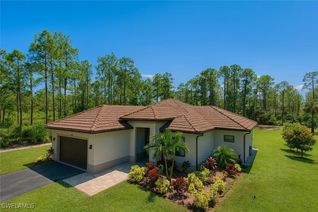 3842 4th Avenue NE Naples FL 34120