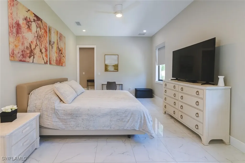 3842 4th Avenue NE Naples FL 34120