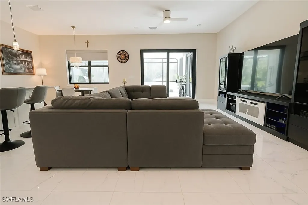 3842 4th Avenue NE Naples FL 34120