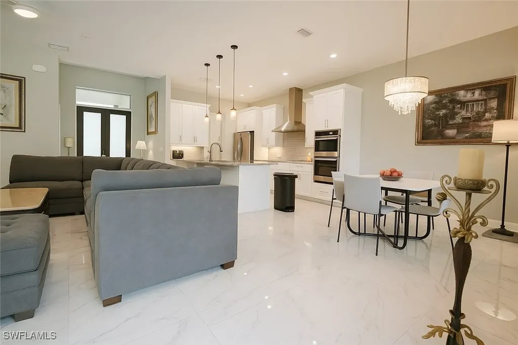 3842 4th Avenue NE Naples FL 34120