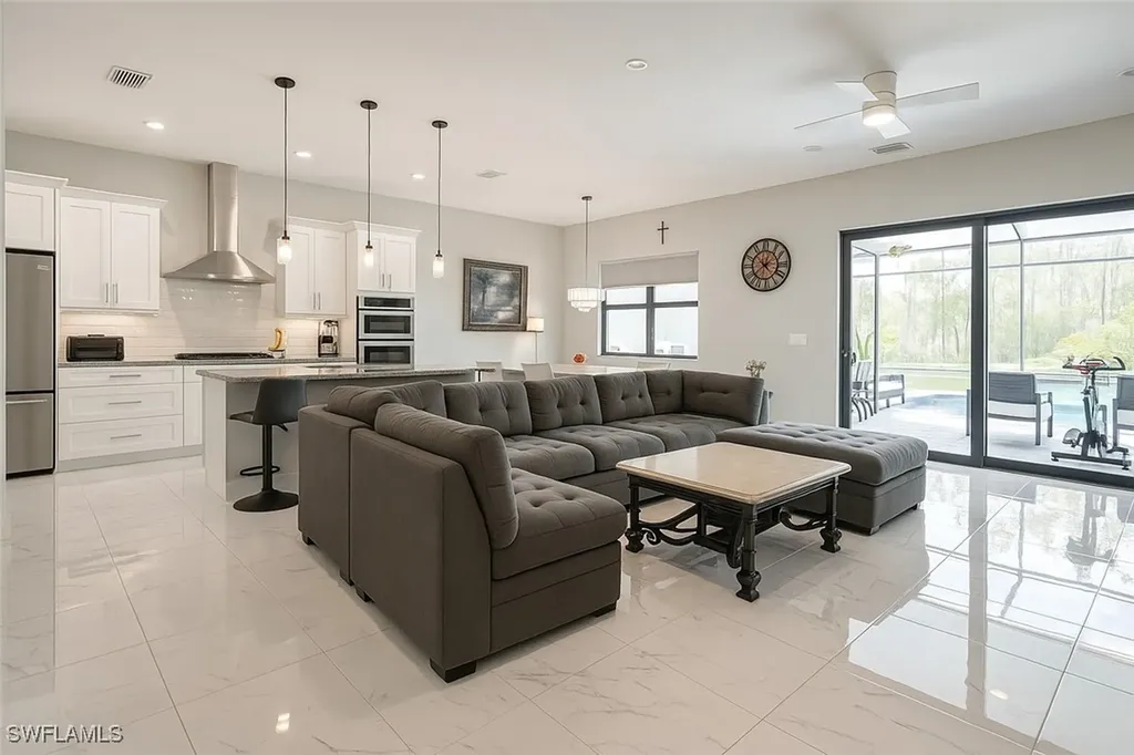 3842 4th Avenue NE Naples FL 34120