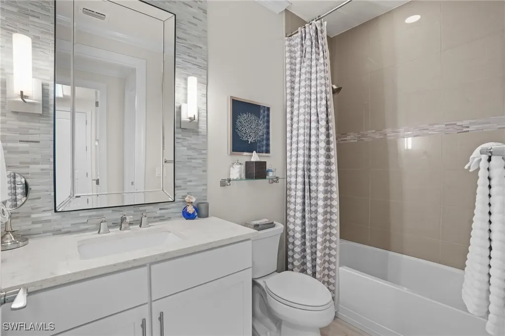 8953 Bahama Swallow Way Naples FL 34120