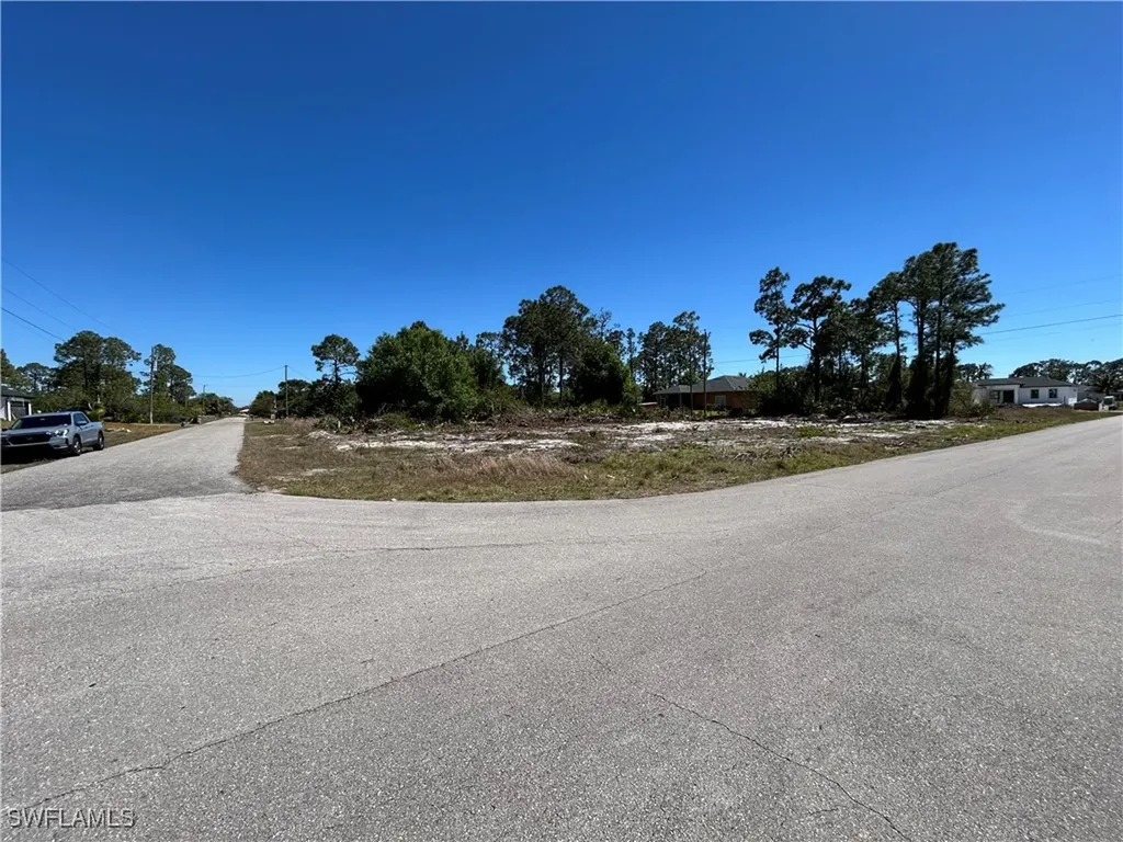3915 26th Street SW Lehigh Acres FL 33726