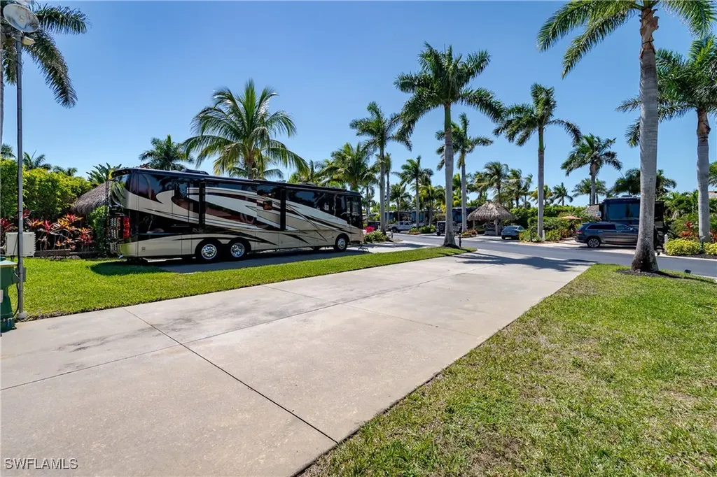 13594 Snapper Lane Naples FL 34114