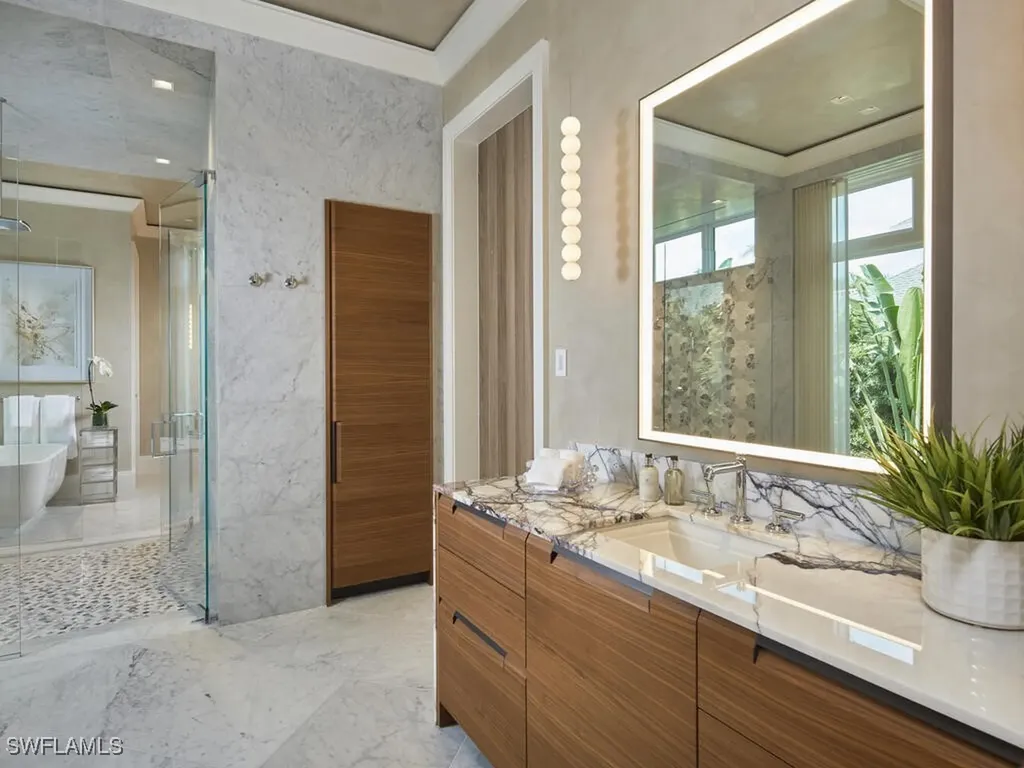 3233 Gin Lane Naples FL 34102