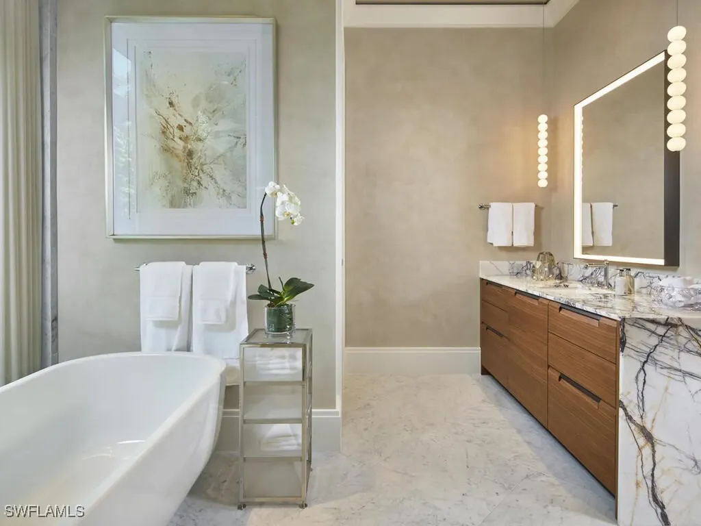 3233 Gin Lane Naples FL 34102