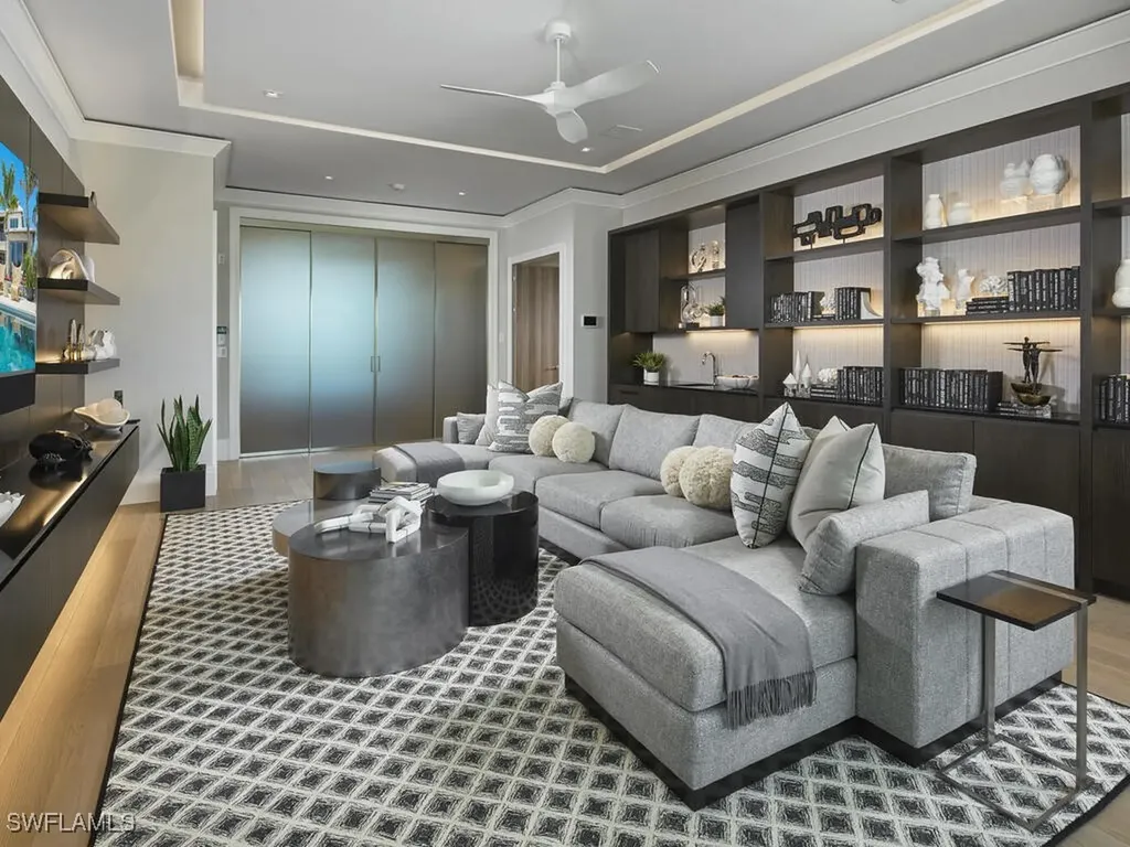 3233 Gin Lane Naples FL 34102