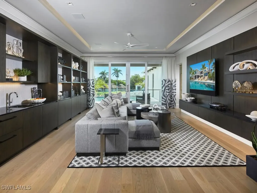 3233 Gin Lane Naples FL 34102