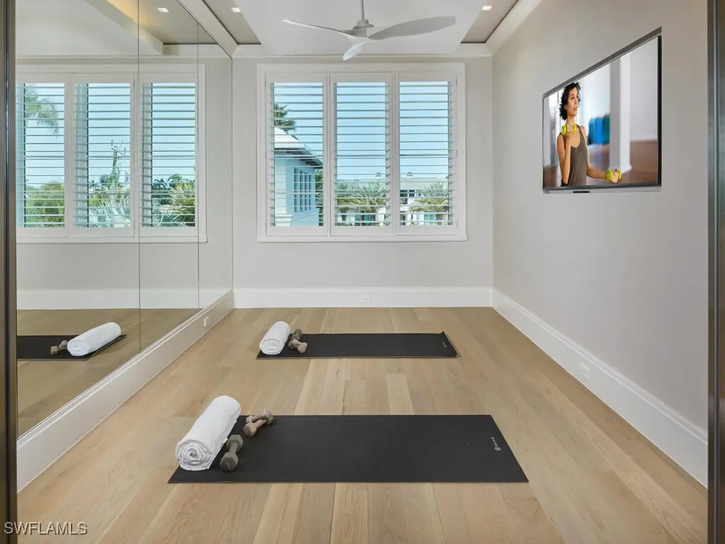 3233 Gin Lane Naples FL 34102