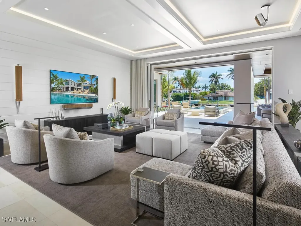 3233 Gin Lane Naples FL 34102