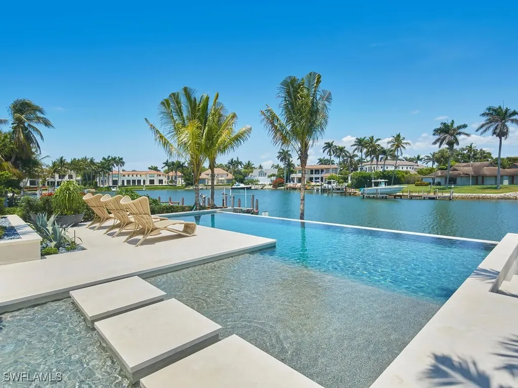 3233 Gin Lane Naples FL 34102