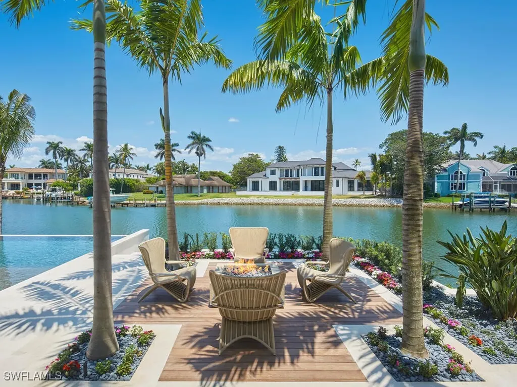 3233 Gin Lane Naples FL 34102