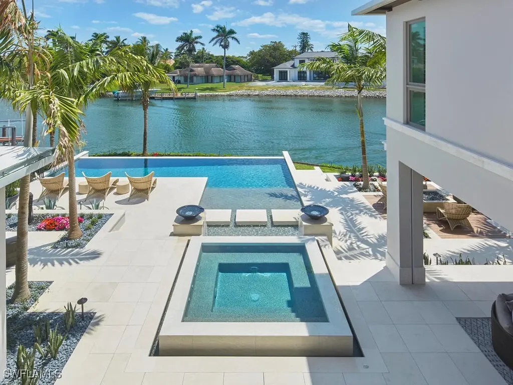 3233 Gin Lane Naples FL 34102