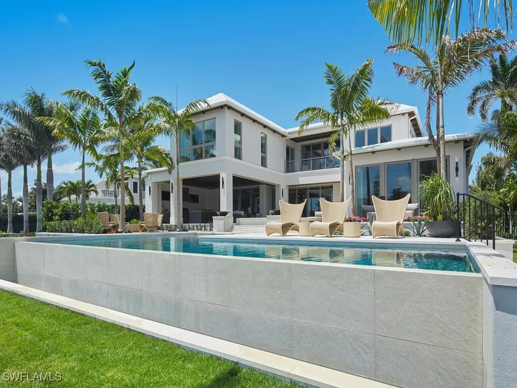 3233 Gin Lane Naples FL 34102