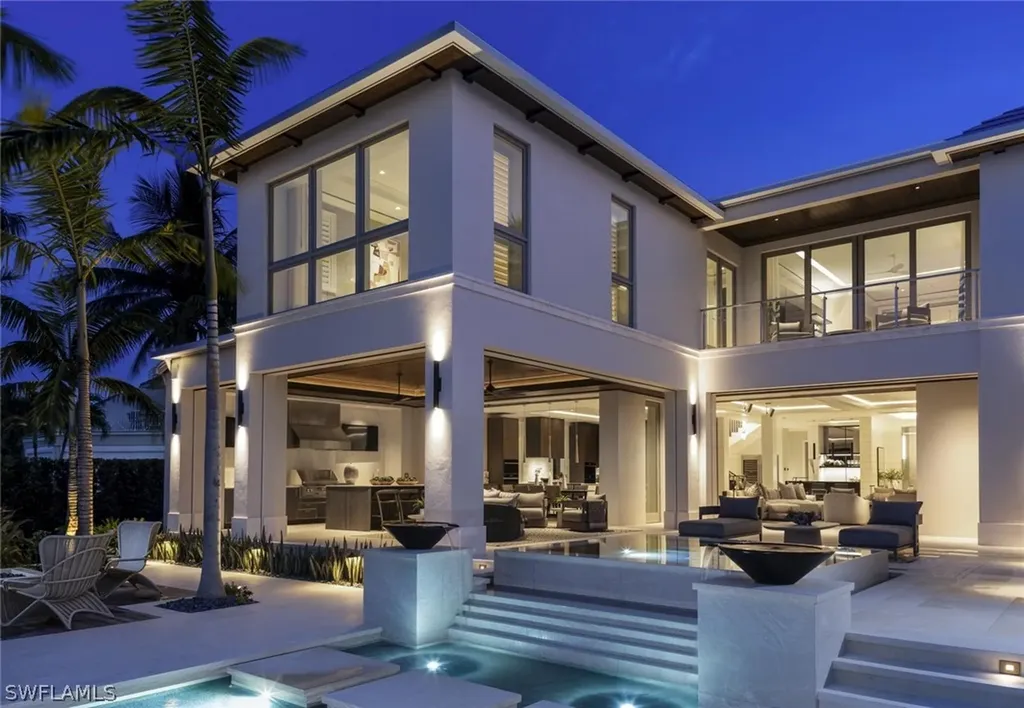 3233 Gin Lane Naples FL 34102