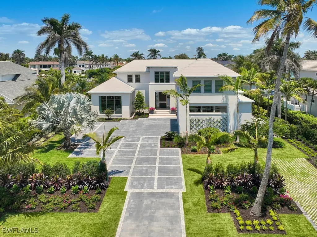 3233 Gin Lane Naples FL 34102