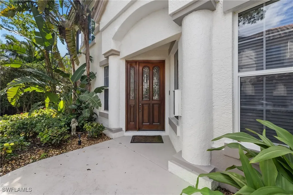 193 Colonade Circle Naples FL 34103