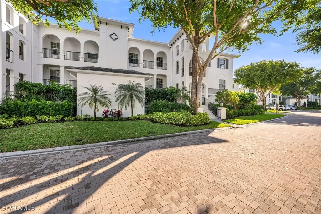 750 Bentwater Circle Naples FL 34108