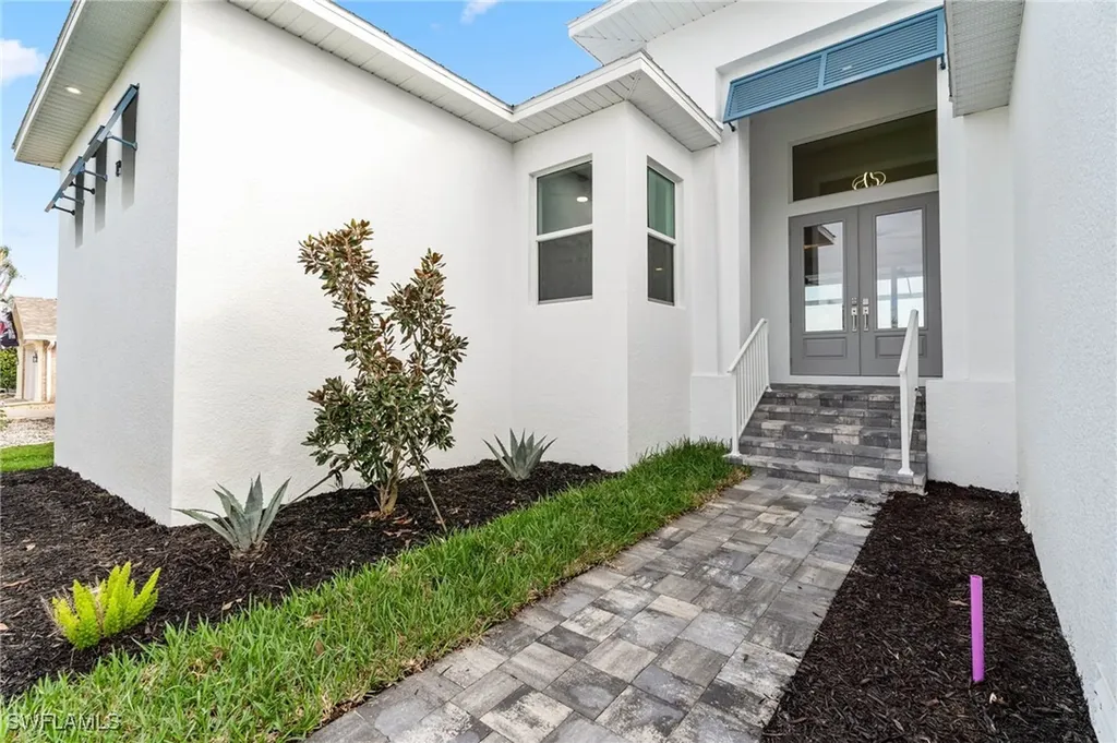 428 SW 53rd Terrace Cape Coral FL 33914